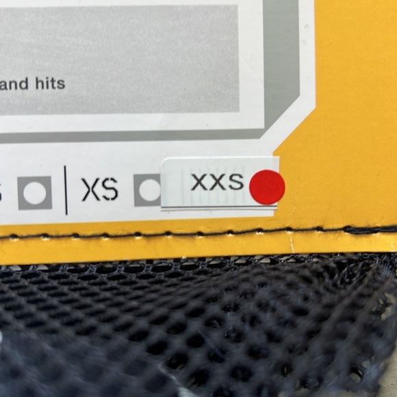 STX Stinger Lacrosse Shoulder Pad Intermediate  Beginner in Black Size XXS - Picture 8 of 8